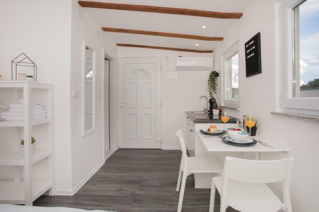 Studio Apartment Skatula Skradin Esterno foto